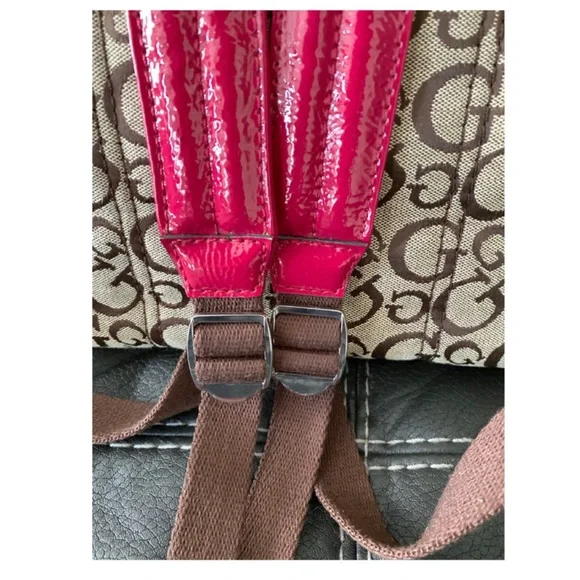 ‘Like-New Mini Guess Backpack’🎒💫 - Picture 10 of 16